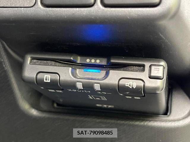 Toyota AQUA 2019-03 237769-6