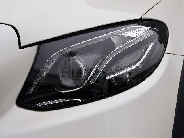 Mercedes Benz E-CLASS 2019-04 183153-18