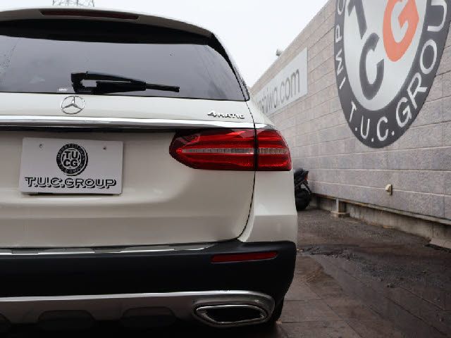 Mercedes Benz E-CLASS 2019-04 183153-14