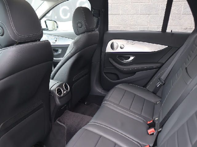 Mercedes Benz E-CLASS 2019-04 183153-3