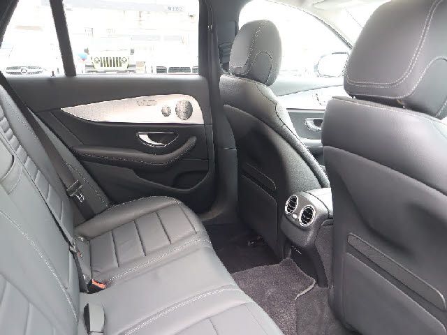 Mercedes Benz E-CLASS 2019-04 183153-13