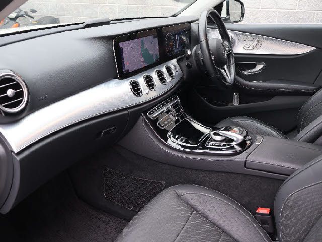 Mercedes Benz E-CLASS 2019-04 183153-1