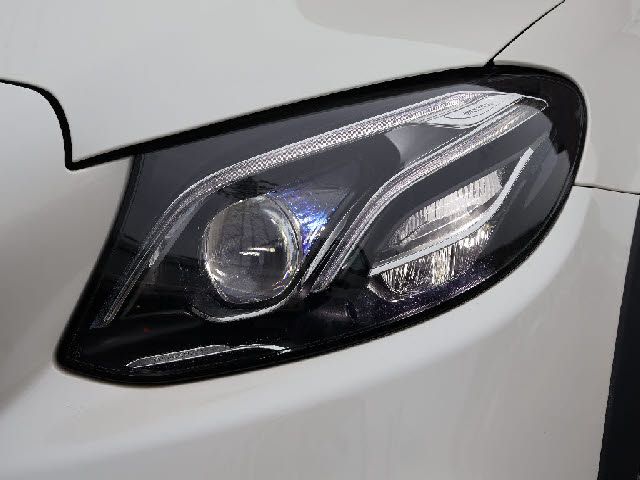 Mercedes Benz E-CLASS 2019-04 183153-19