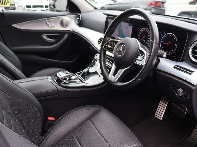Mercedes Benz E-CLASS 2019-04 183153-11
