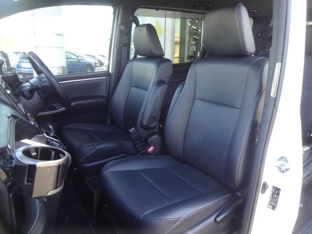 Toyota ESQUIRE 2016-03 28917-9