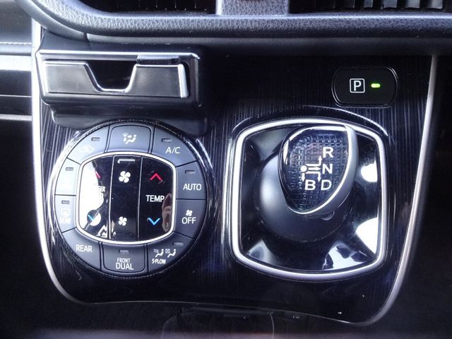 Toyota ESQUIRE 2016-03 28917-14