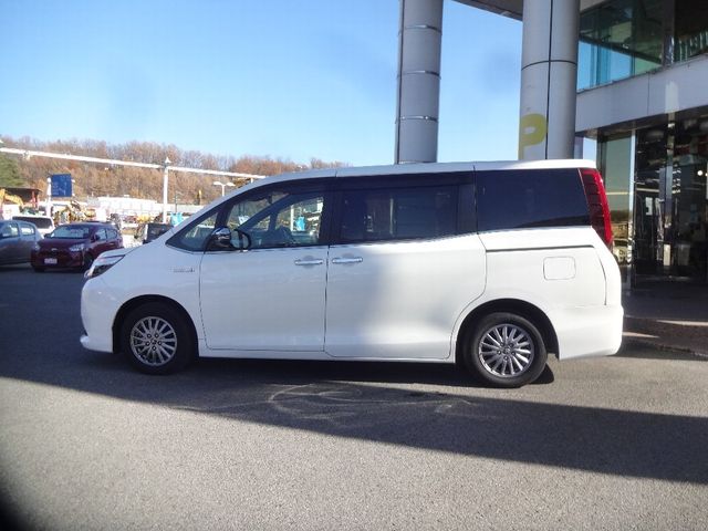 Toyota ESQUIRE 2016-03 28917-4