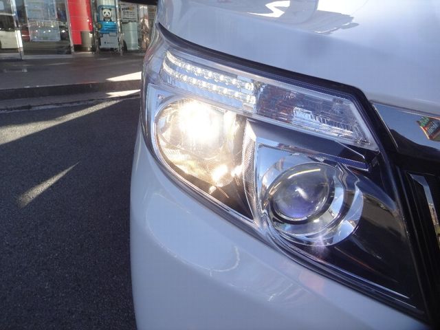 Toyota ESQUIRE 2016-03 28917-27