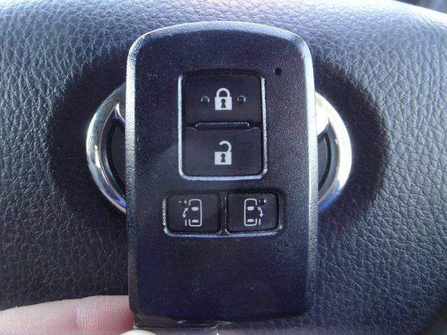 Toyota ESQUIRE 2016-03 28917-18
