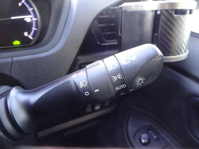 Toyota ESQUIRE 2016-03 28917-16