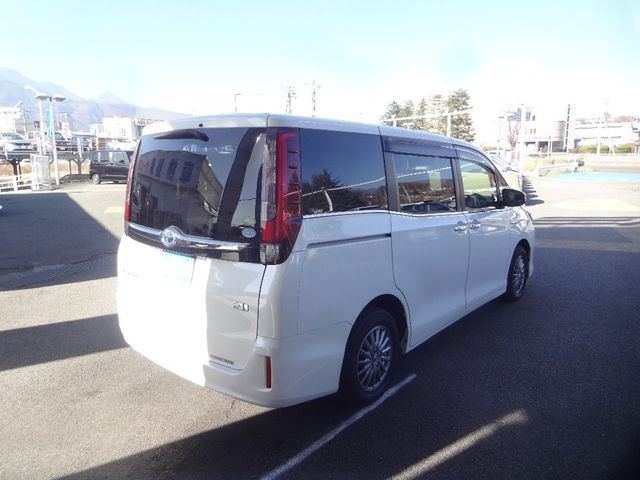 Toyota ESQUIRE 2016-03 28917-1
