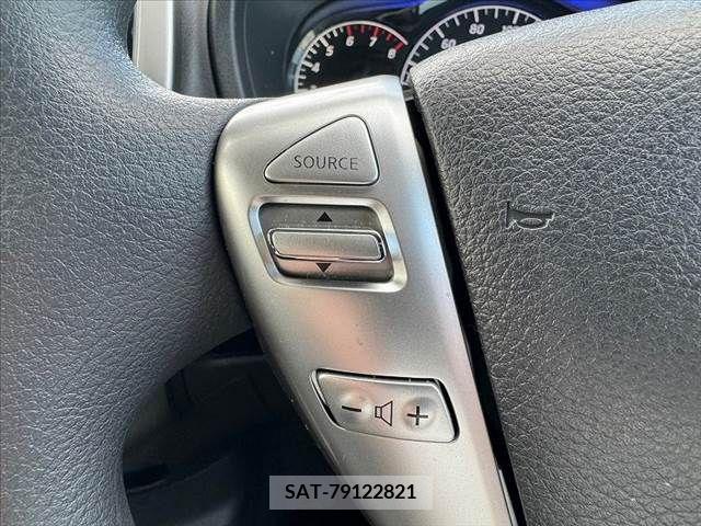 Nissan NOTE 2015-04 251005-17