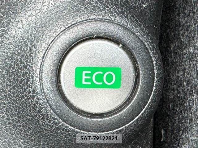 Nissan NOTE 2015-04 251005-18