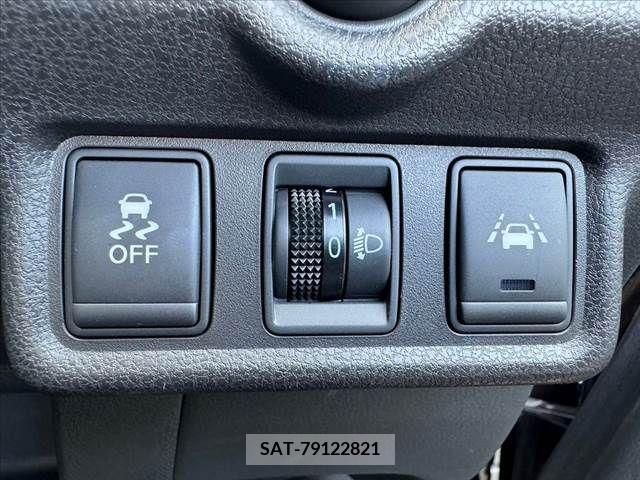 Nissan NOTE 2015-04 251005-15
