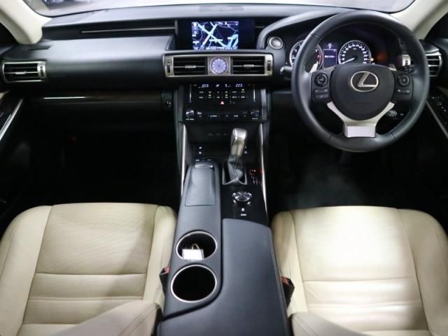 Lexus IS 2013-11 1266-3