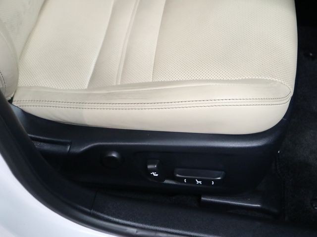 Lexus IS 2013-11 1266-24