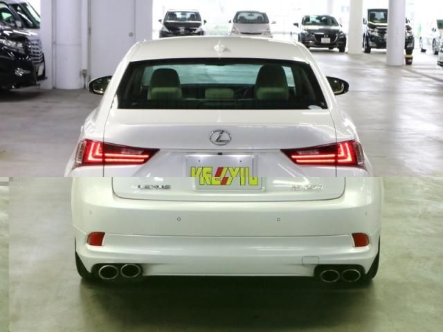 Lexus IS 2013-11 1266-6