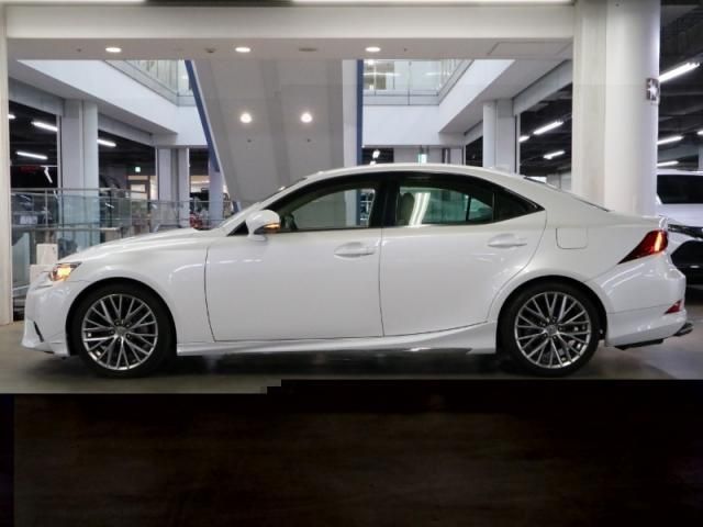 Lexus IS 2013-11 1266-9