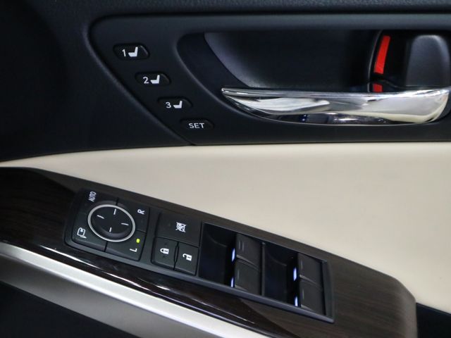 Lexus IS 2013-11 1266-23