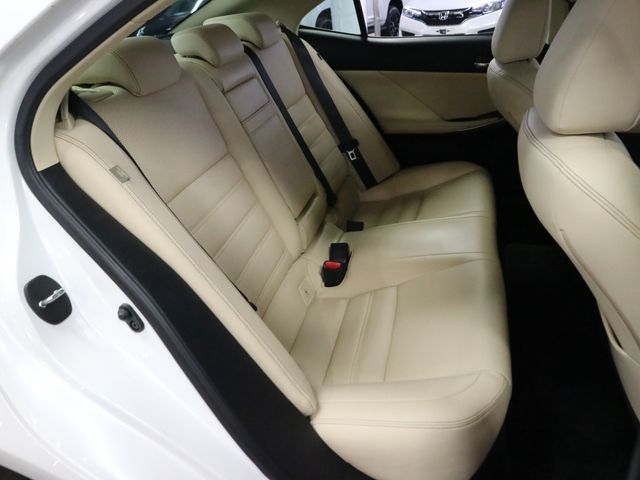 Lexus IS 2013-11 1266-12