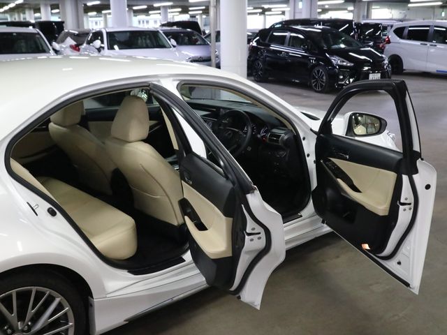 Lexus IS 2013-11 1266-10