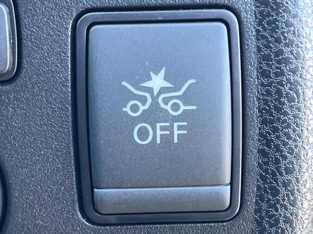 Nissan NOTE 2018-08 15982-2