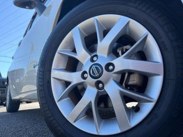 Nissan NOTE 2018-08 15982-13