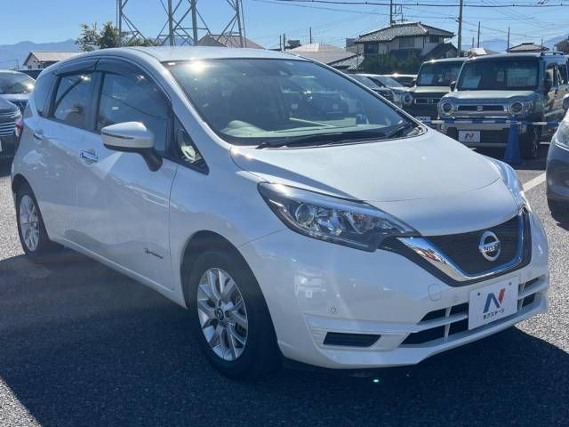 Nissan NOTE 2018-08 15982-16