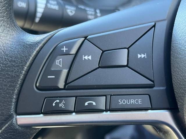 Nissan NOTE 2018-08 15982-6