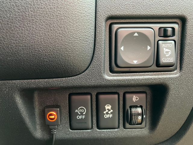 Nissan MARCH 2019-06 27915-9