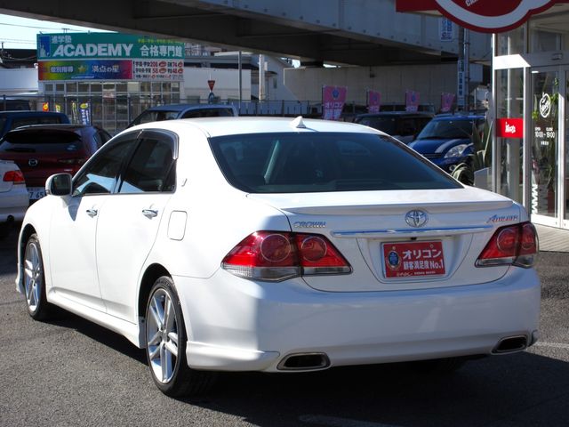 Toyota CROWN SEDAN 2010-08 181882-17