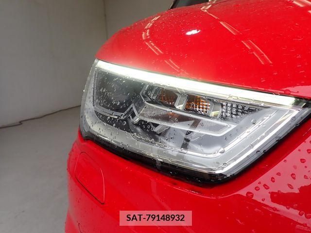 Audi A1 2018-01 261307-8