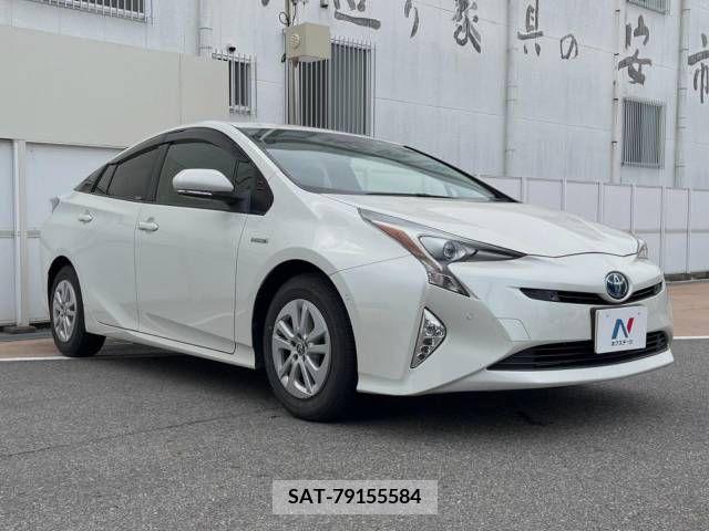 Toyota PRIUS 2017-11 351408-16