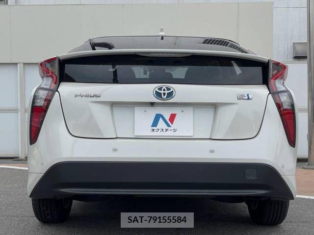 Toyota PRIUS 2017-11 351408-15