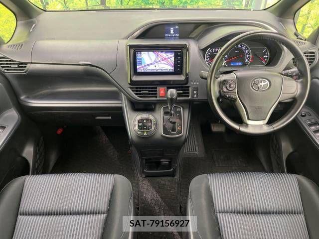 Toyota VOXY 2015-01 210139-1