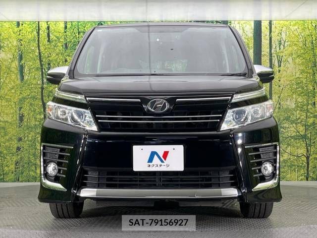 Toyota VOXY 2015-01 210139-16