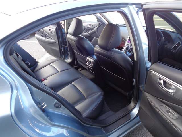Nissan SKYLINE 2015-08 180539-7