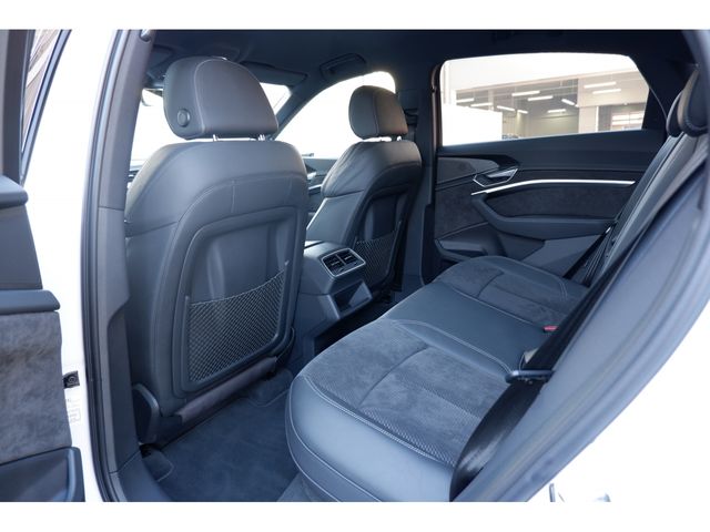 Audi E-TRON 2021-08 1397-14