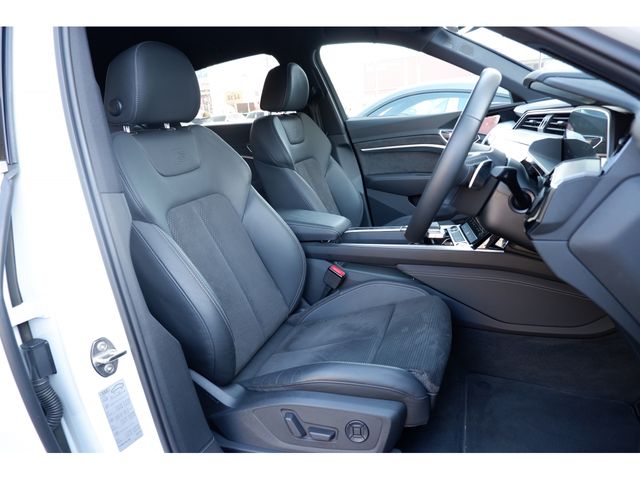 Audi E-TRON 2021-08 1397-13