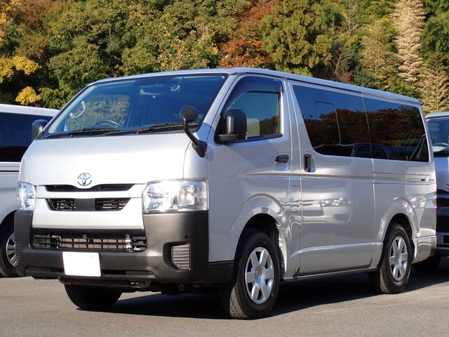 Toyota HIACE VAN 2020-10 187745-1