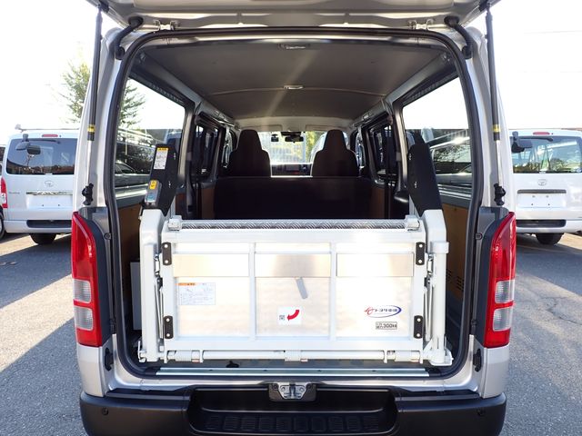 Toyota HIACE VAN 2020-10 187745-5