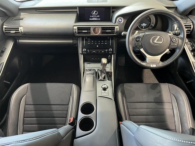 Lexus IS 2013-07 25330-1