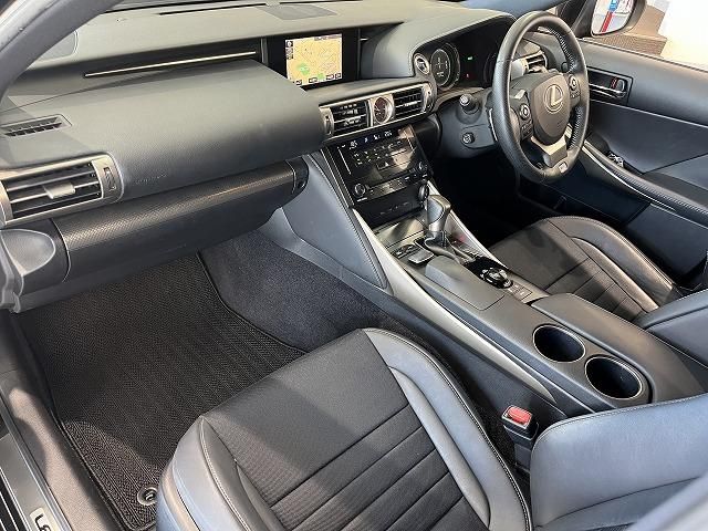 Lexus IS 2013-07 25330-8