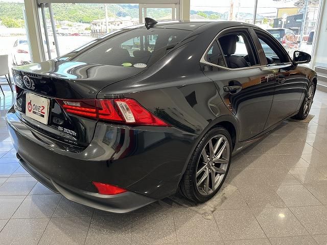 Lexus IS 2013-07 25330-5