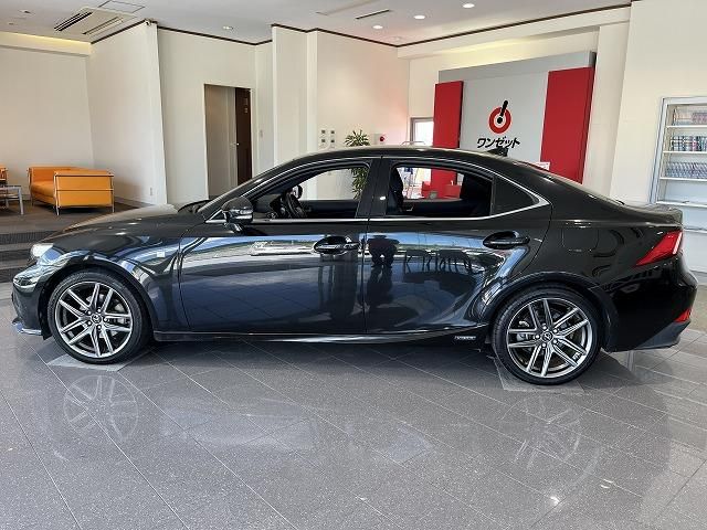 Lexus IS 2013-07 25330-4