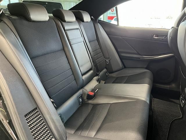 Lexus IS 2013-07 25330-9