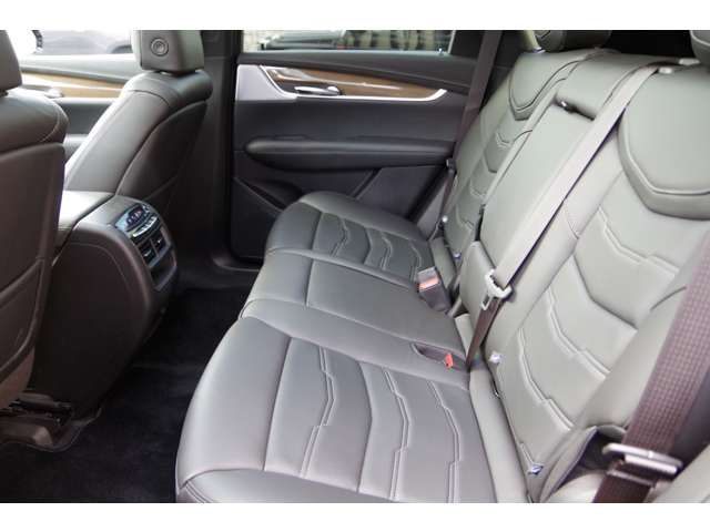 Cadillac XT5 2022-02 15012-5