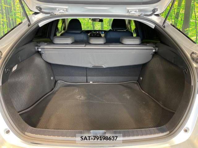 Toyota PRIUS 2017-07 366609-10