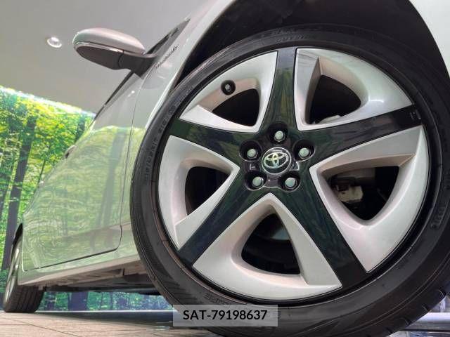 Toyota PRIUS 2017-07 366609-13