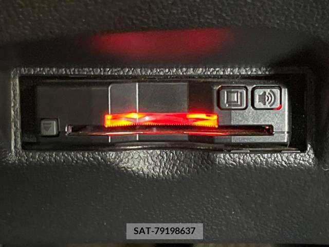 Toyota PRIUS 2017-07 366609-6